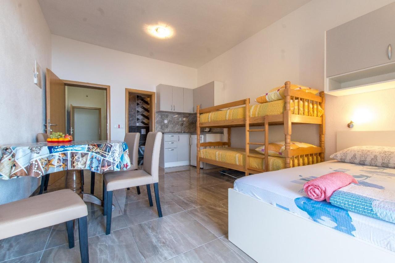 Studio Apartments Zloic In Krvavica Exteriér fotografie